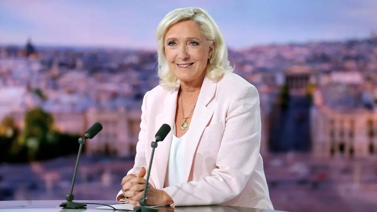 2026-07-07T184139Z_418185920_RC259MAK5N2Y_RTRMADP_3_FRANCE-POLITICS-LE-PEN