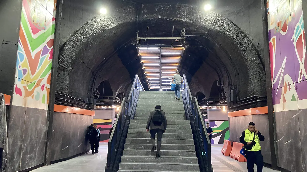6248413-Metro Auditorio-16