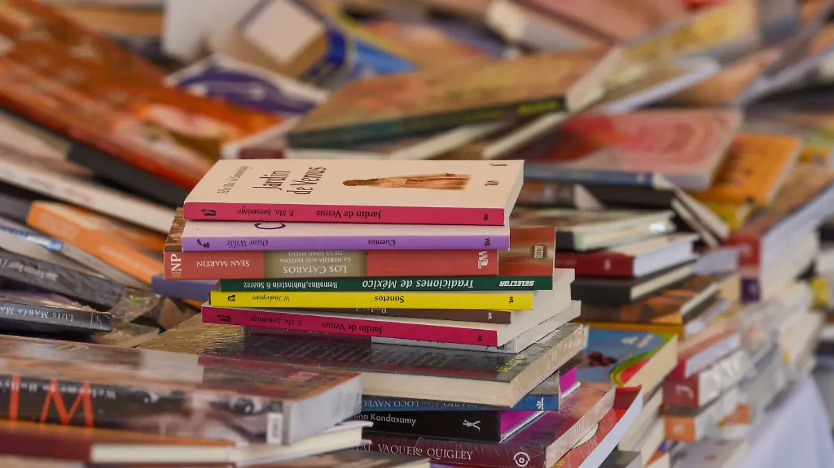 1083452_Libros en remate_impreso