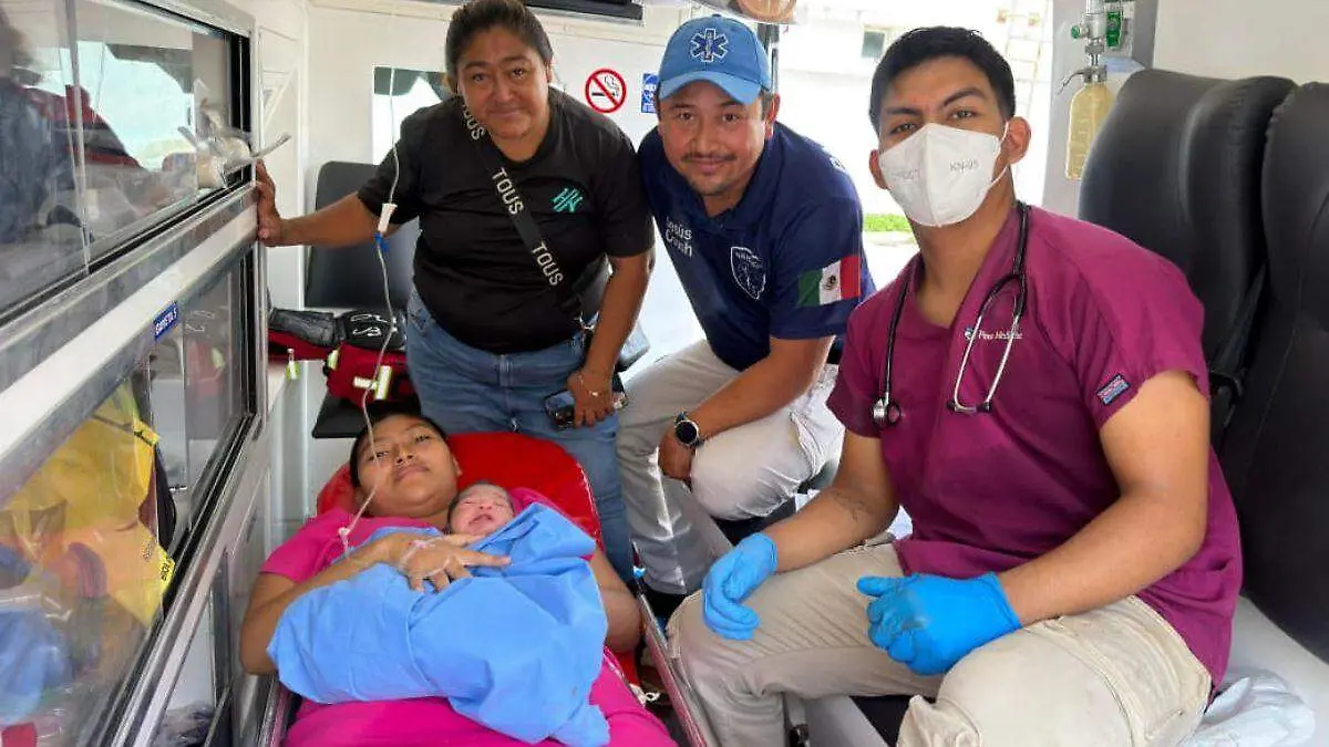 Bebé nace en ambulancia en Yucatán
