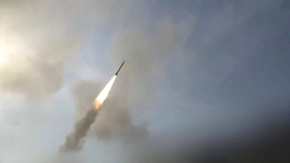 IRÁN DESATA OFENSIVA CONTRA BASES EU; JORDANIA INTERCEPTA MISILES