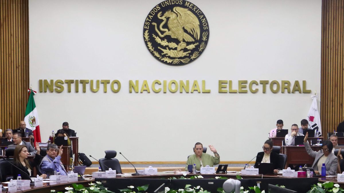 INE DA LA ESPALDA A LA IA: RECHAZA MONITOREAR NOTICIAS FALSAS