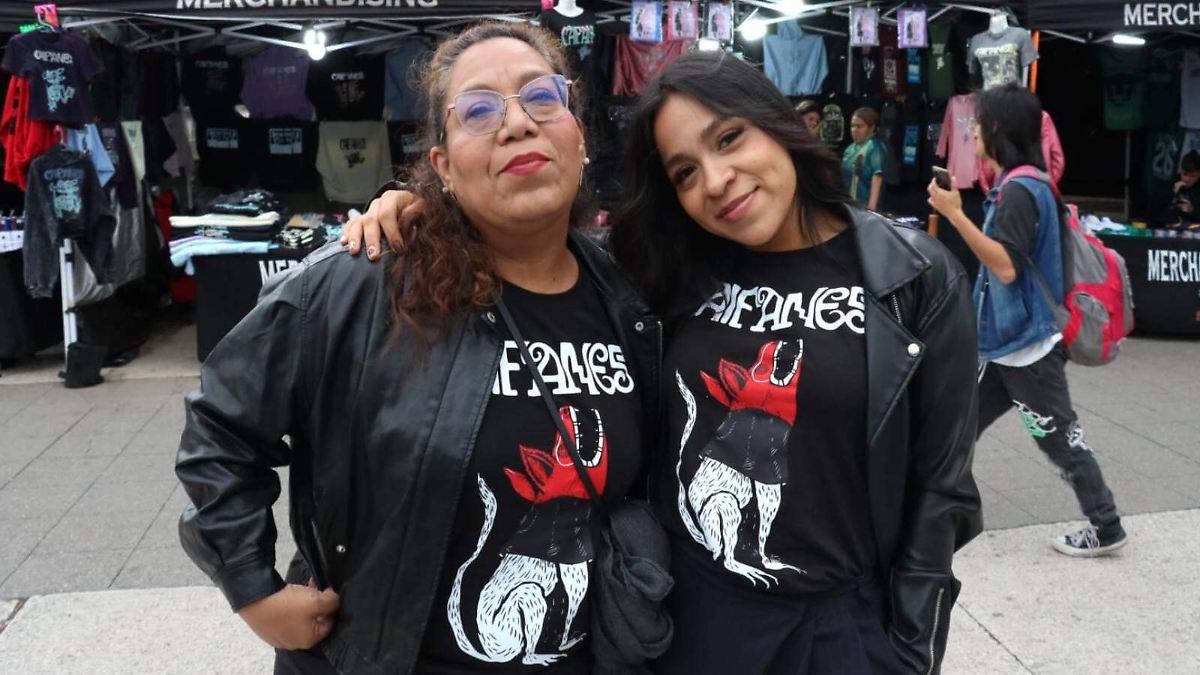 CAIFANES DESATA CAOS: LLUVIA Y FUTBOL CONTRA ROCK EN ESTADIO GNP
