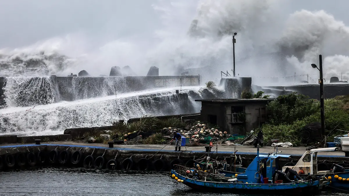 AFP__20260710__B9U38NH__v4__HighRes__TaiwanWeatherTyphoon