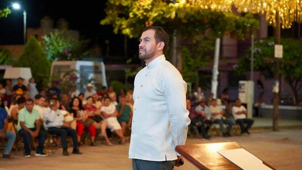 EXALCALDES, BAJO FUEGO EN OAXACA
