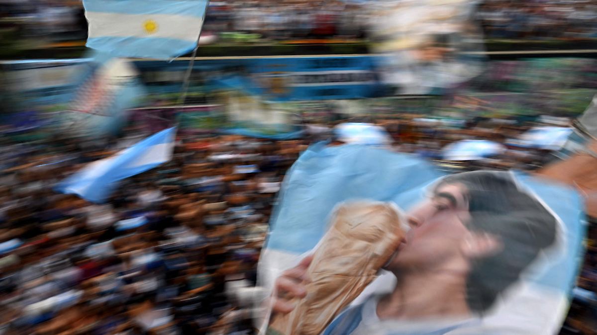 ARGENTINA DESATA GUERRA VERBAL: LLAMA "PIRATAS" A INGLATERRA