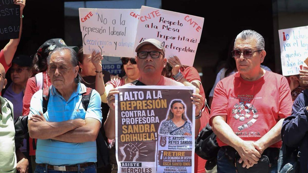 CNTE DESATA GUERRA POR PLAZAS DOCENTES