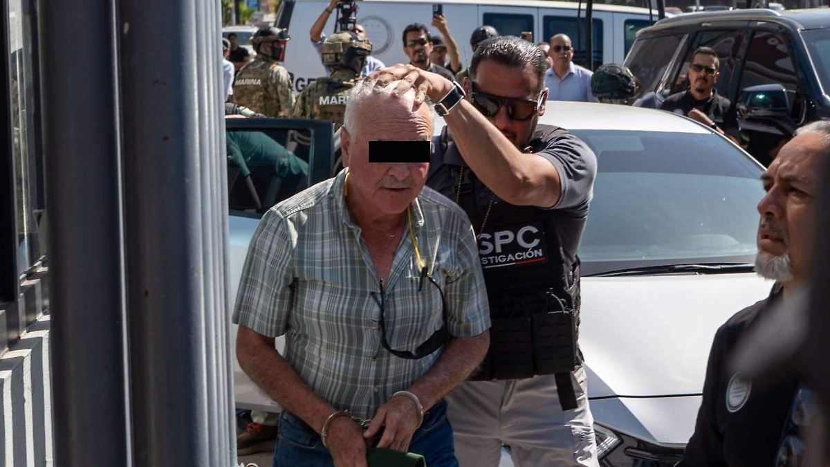 ACUSAN A EXFUNCIONARIO DE TRATO INDIGNO