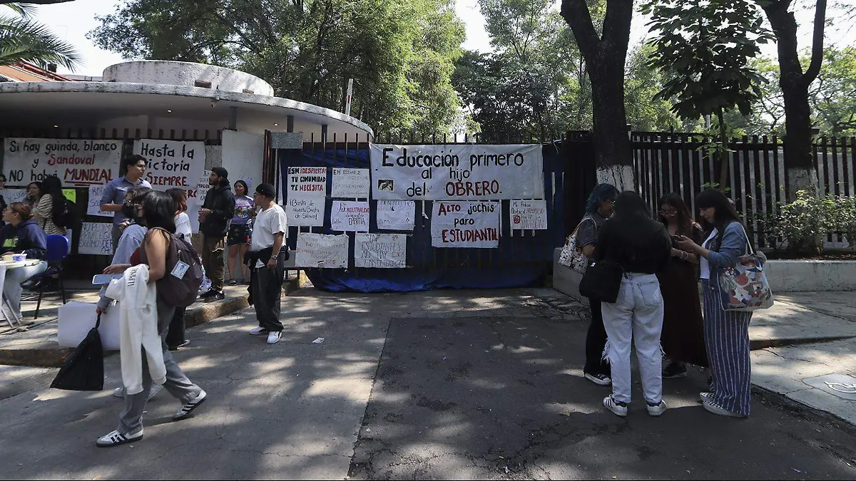 CANAL ONCE TEME POR SU PATRIMONIO POR TOMA ESTUDIANTIL ivonne rodriguez