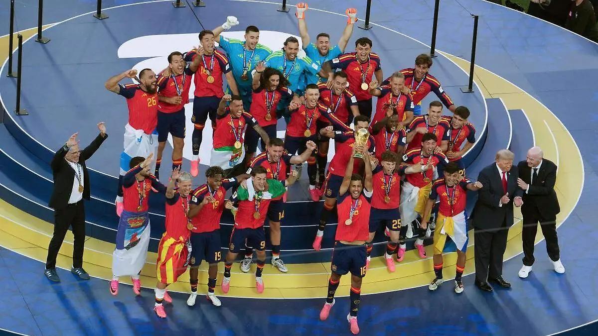AFP__20260719__C2LJ9QN__v1__MidRes__FblWc2026Match104EspArgFinalTrophy