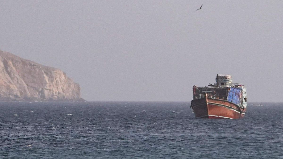 TRUMP LANZA ULTIMÁTUM A IRÁN: ¡TE DESTRUYO SI TOCAS UN BUQUE!