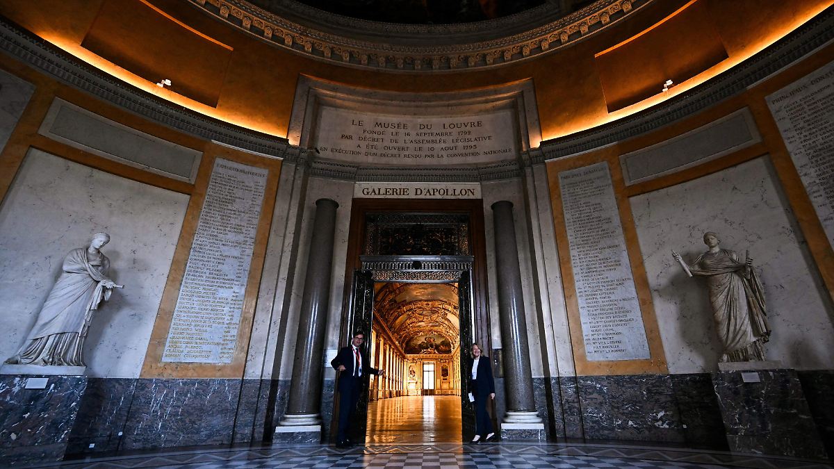 ROBAN JOYAS DEL LOUVRE: GALERÍA DE APOLO ABRE SUS PUERTAS VACÍA