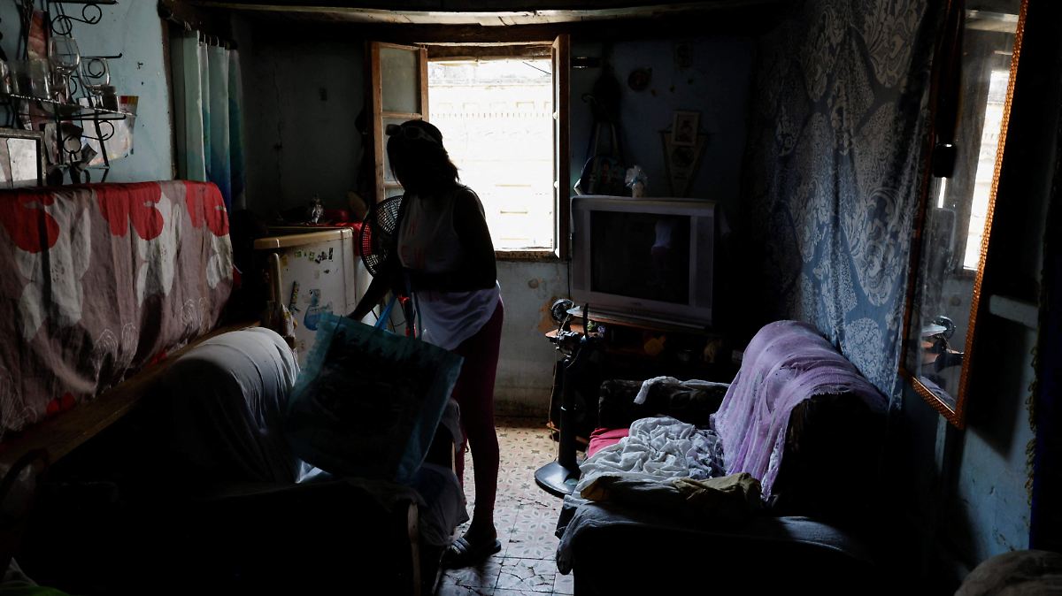 AYUDA DE EU LLEGA A CUBA EN MEDIO DE TORMENTA DIPLOMÁTICA