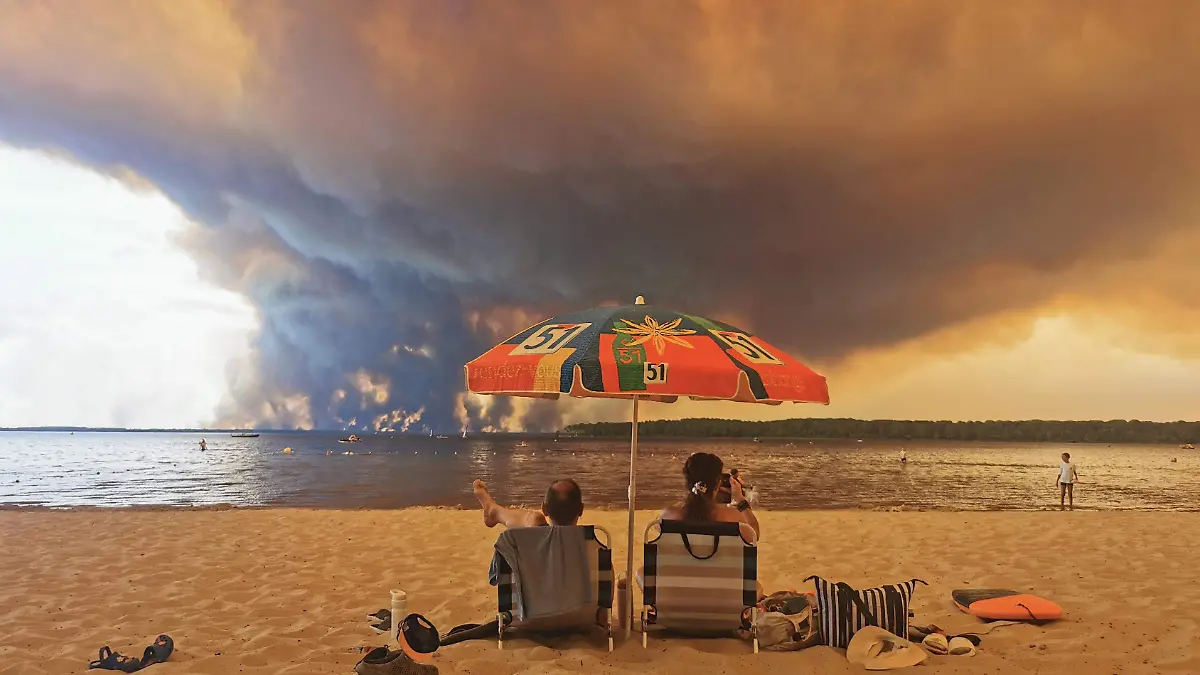 AFP__20260724__C3462G8__v2__HighRes__TopshotFranceEnvironmentClimateWeatherWildfire