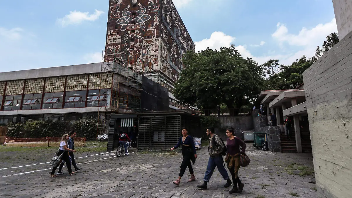UNAM INSCRIPCIONES TRAMPA EN EXAMEN roberto hernandez (4)