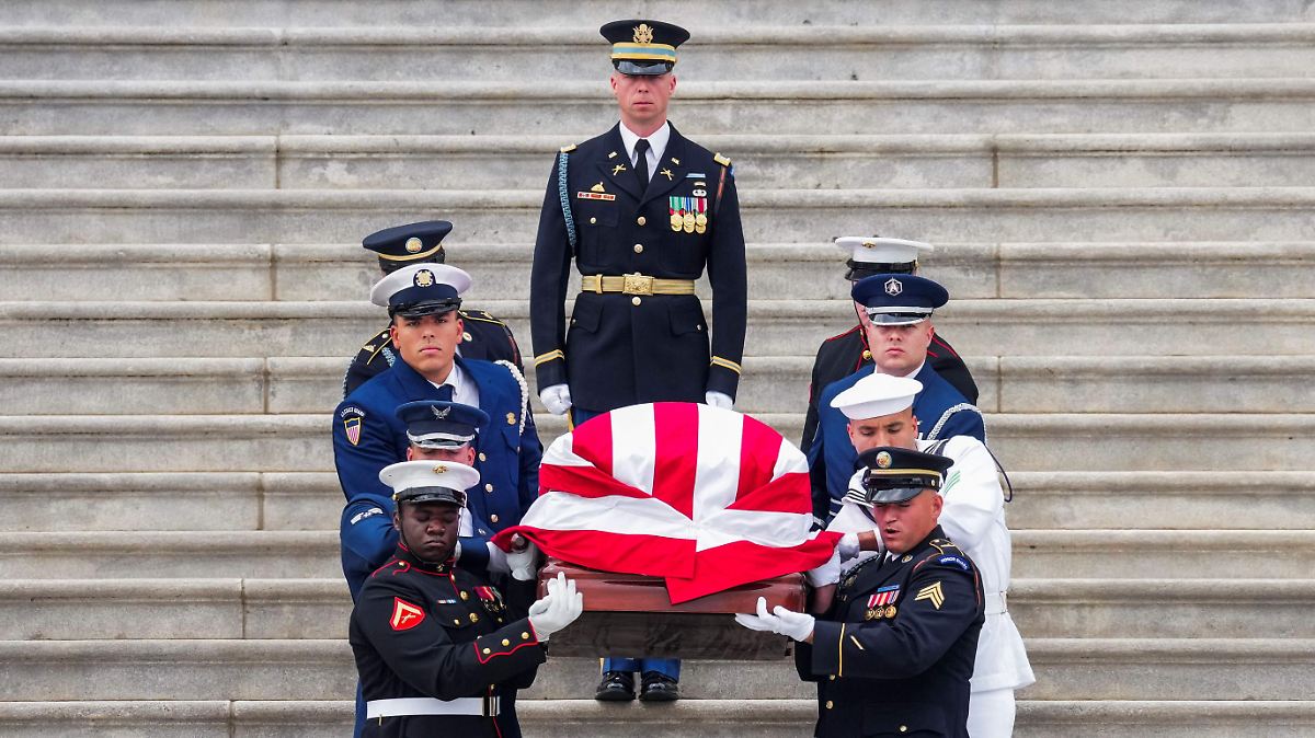 CUERPO DE LINDSEY GRAHAM LLEGA AL CAPITOLIO PARA FUNERAL