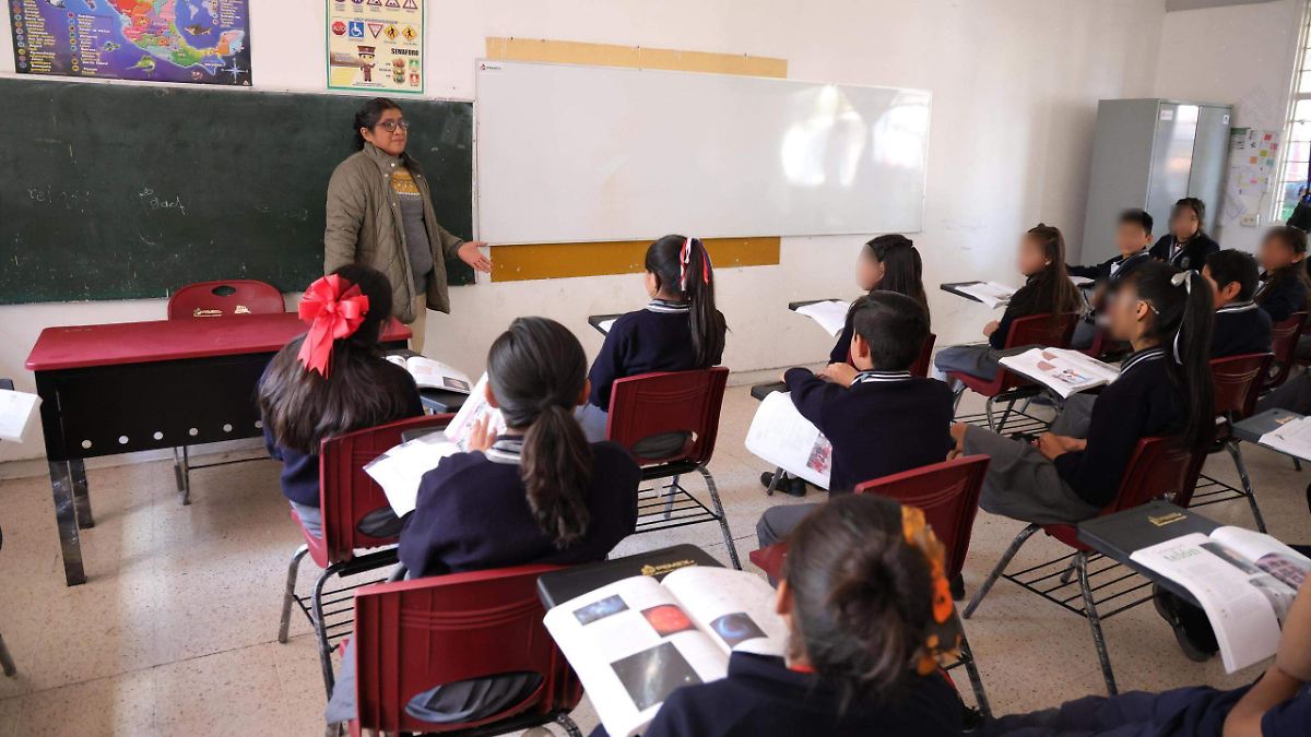 IA RELEVA A CENAVAL EN EXAMEN DOCENTE