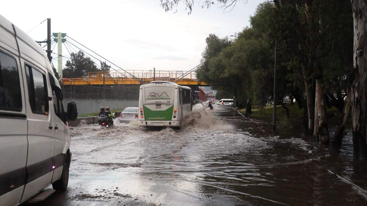 INUNDACIONES Y CAOS: LLUVIA DESPLOMA CDMX