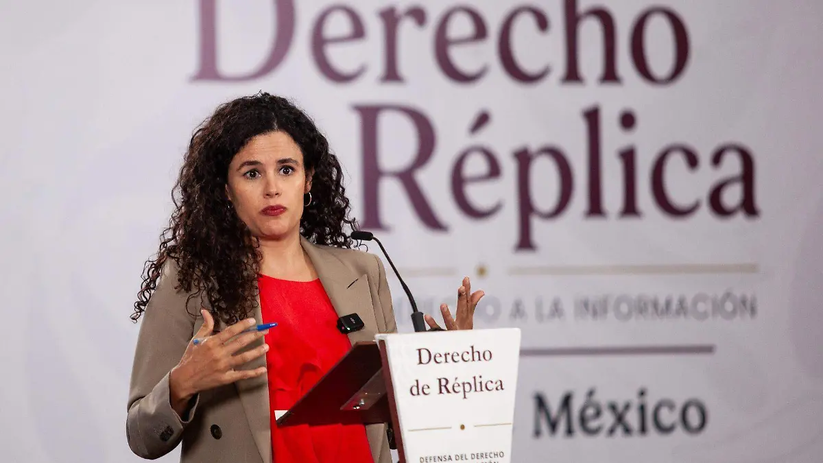 1092899_Luisa María Alcalde Conferencia_web