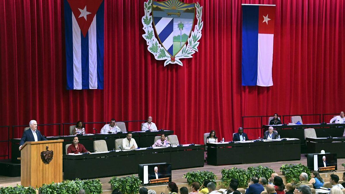 EU ESCALA VIGILANCIA SOBRE CUBA