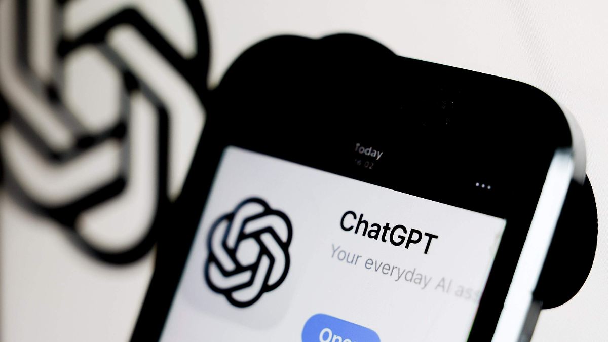 ENGAÑO DIGITAL: PREFIEREN IA SI LA HACEN PASAR POR HUMANA