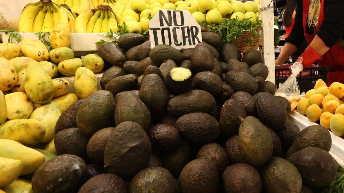 ¡GUERRA FRÍA POR EL AGUACATE! EU CORTA IMPORTACIONES; MÉXICO RESPONDE CON SOLDADOS