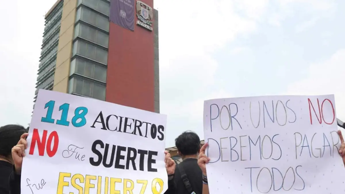 UNAM_protesta