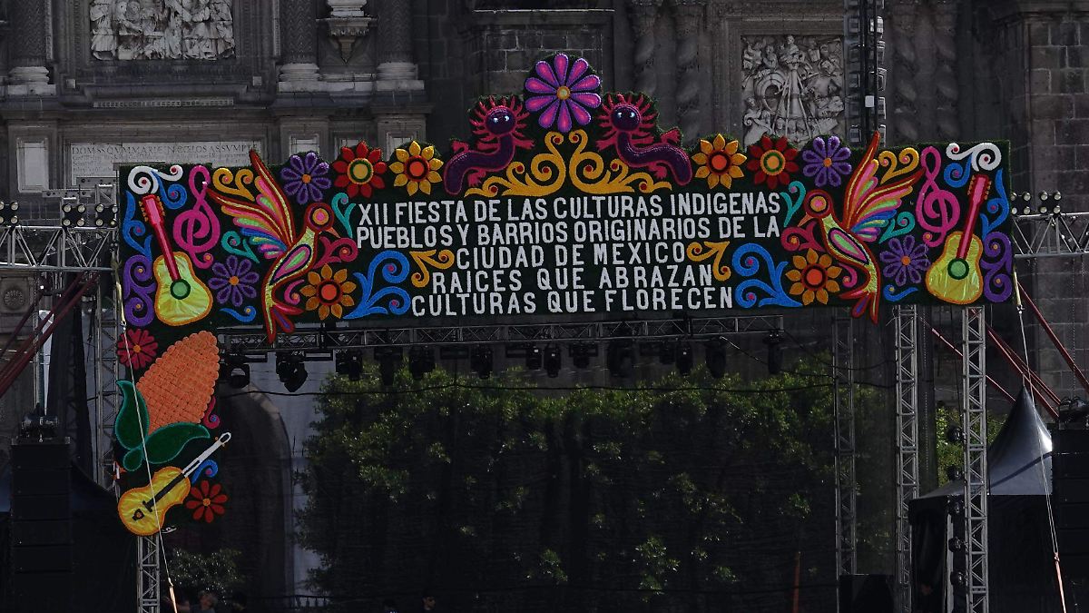 FIESTA DE RAÍCES EN EL ZÓCALO