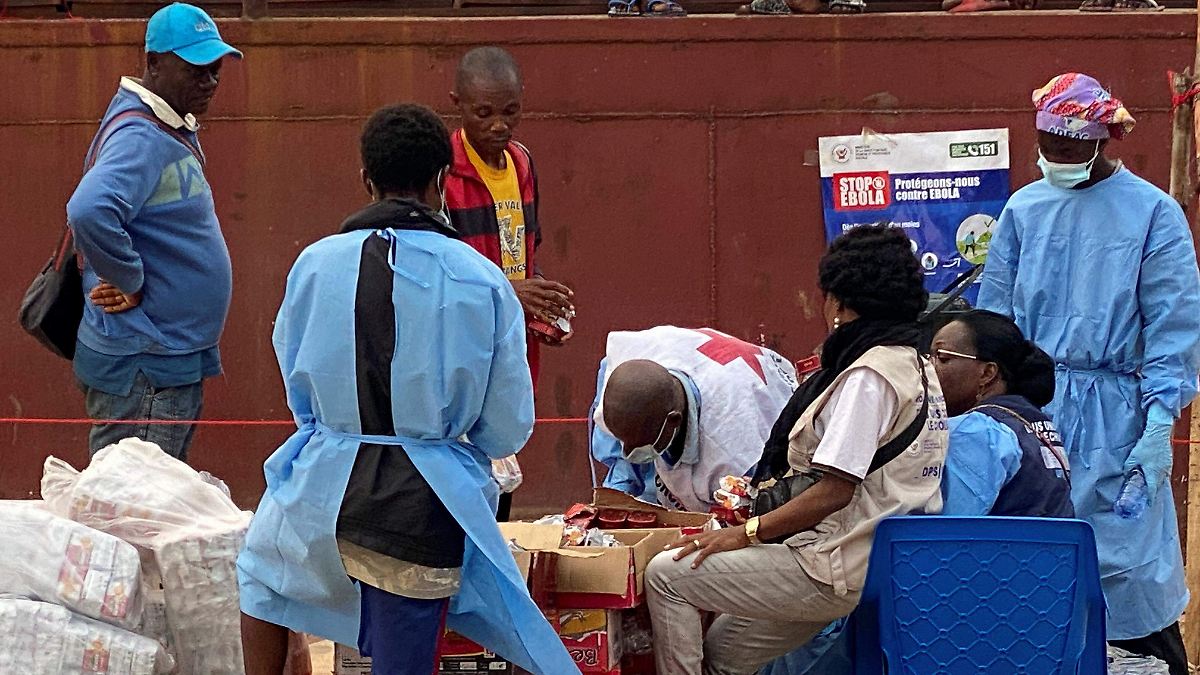 EBOLA DEVASTA CONGO: CASI 2 MIL MUERTOS