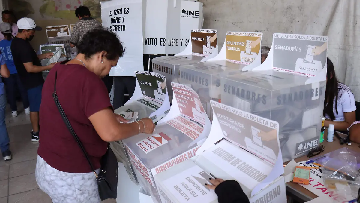 ELECCIONES-JORNADA ELECTORAL-aracely martinez ovaciones (2)