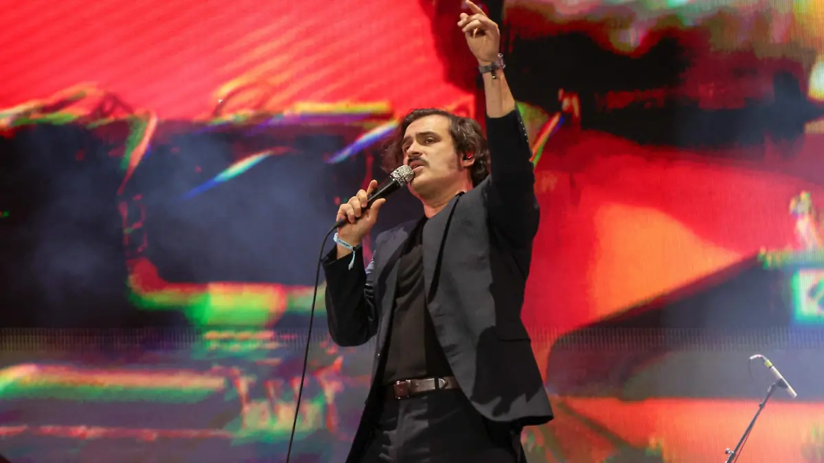 6228107-vive latino Juanes enanitos verdes jonh Forghety -077