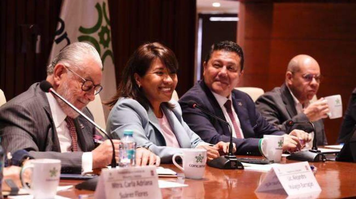 GOBIERNO BUSCA ALIADOS EN LA INDUSTRIA