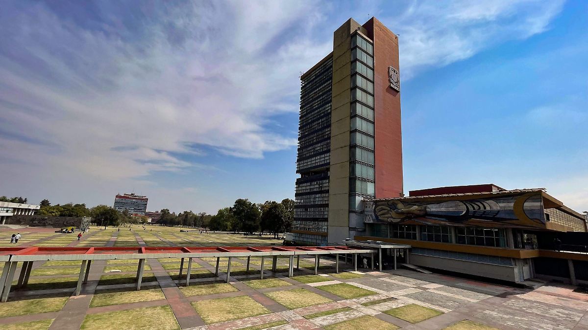 YUCATÁN PAGA VIAJE DE ASPIRANTES A EXAMEN EN CDMX