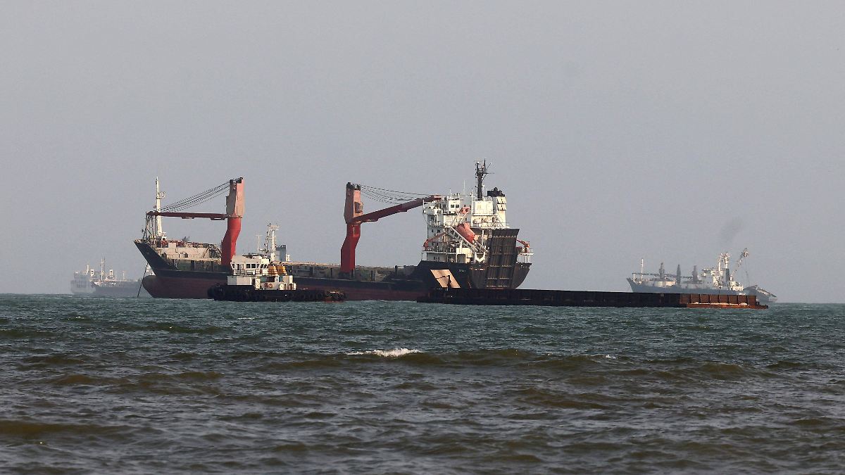 IRÁN ATACA PETROLEROS EN ESTRECHO CLAVE