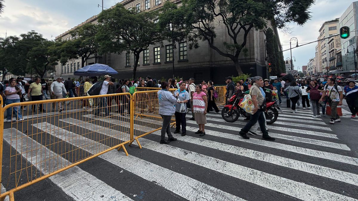 ZÓCALO BLINDADO: CIUDADANOS, FUERA