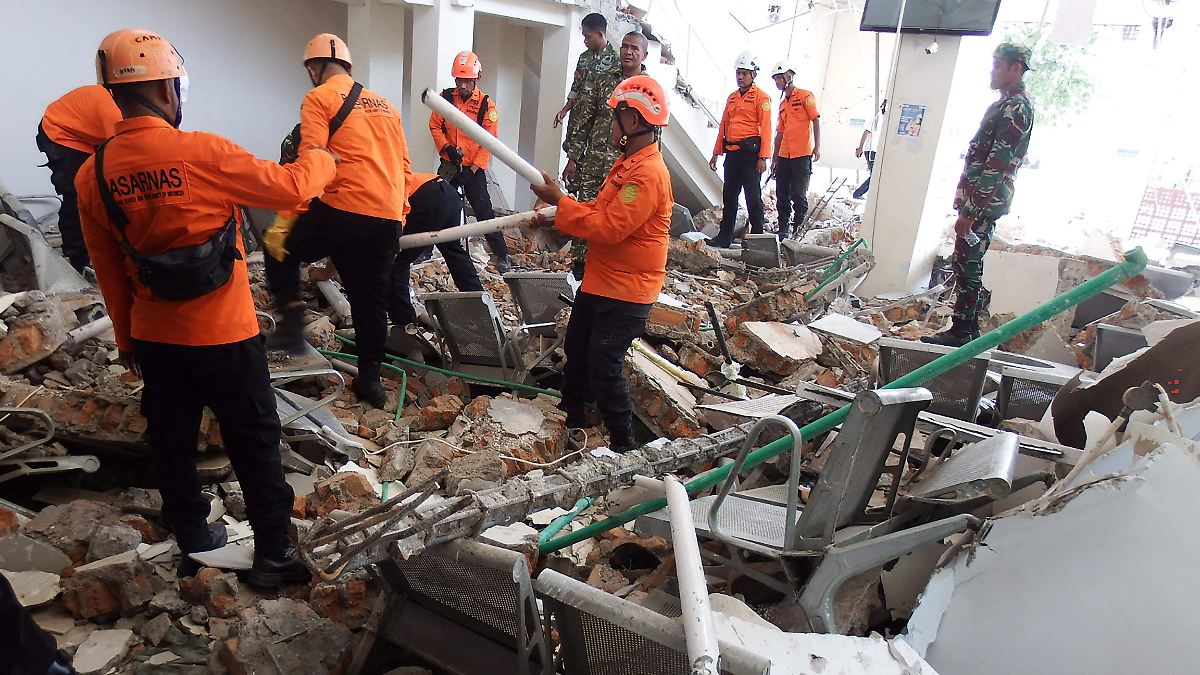 TERREMOTO DEVASTA INDONESIA