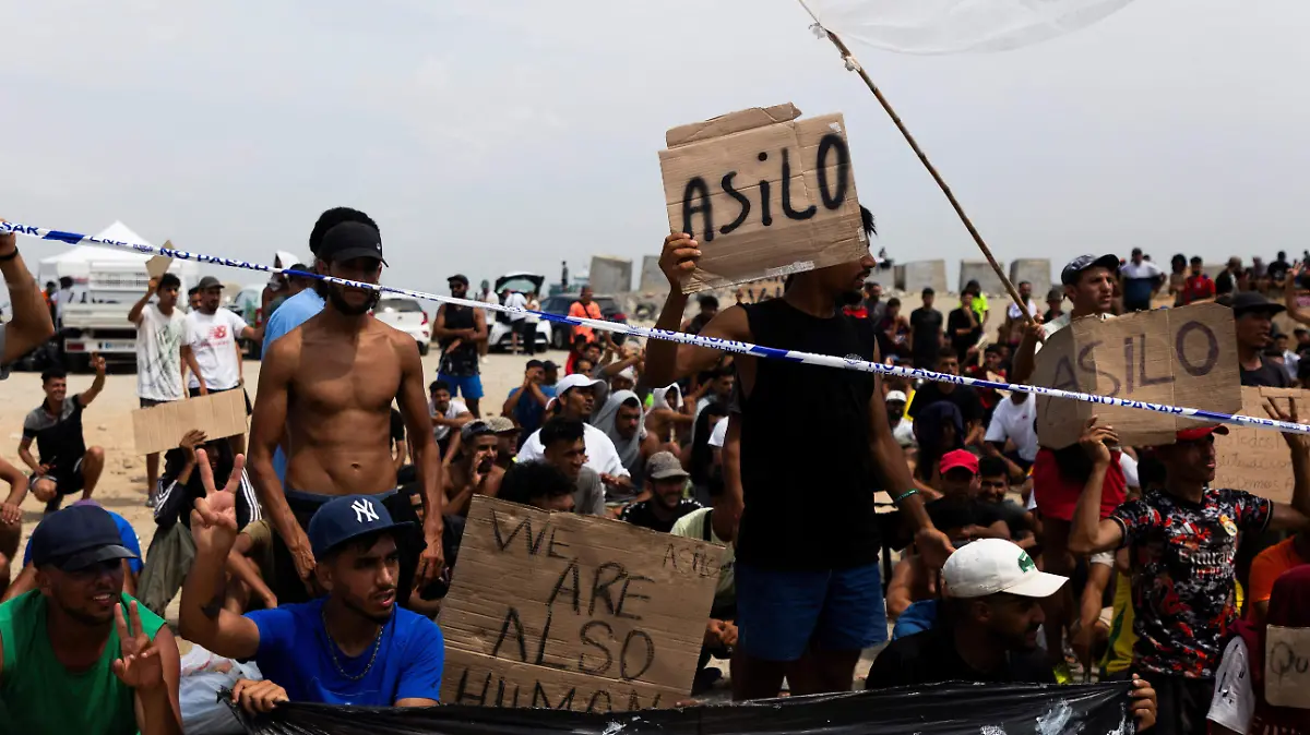 2026-08-16T141429Z_1258072018_RC2BZMARPYGC_RTRMADP_3_MIGRATION-EUROPE-SPAIN-CEUTA