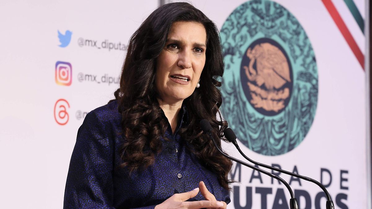 KENIA LÓPEZ EXIGE DIÁLOGO AL GOBIERNO