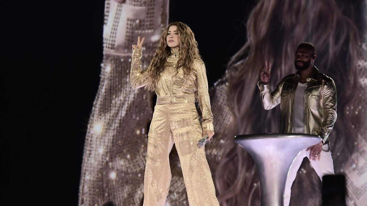 SHAKIRA SE VUELCA A COLOMBIA TRAS SISMO