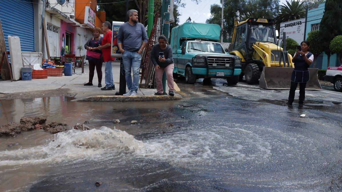 AGUA DE LA CDMX, UN RÍO DE FUGAS