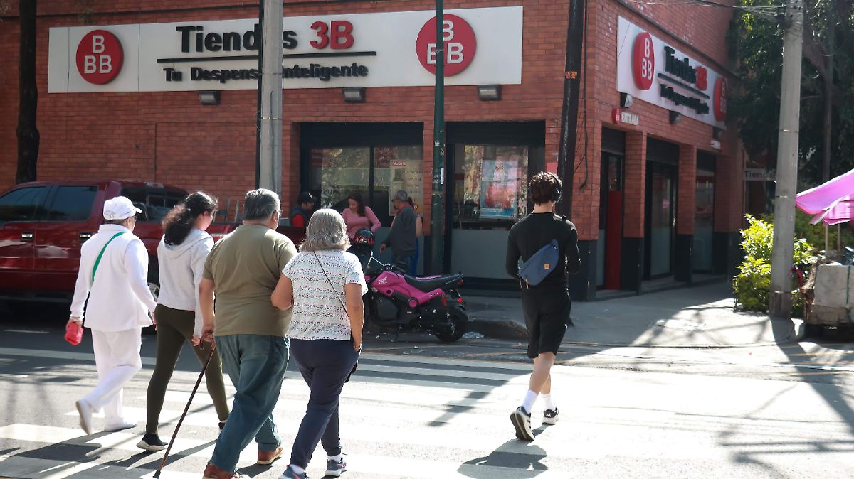 TIENDAS 3B: ¿ADIÓS A LAS TARJETAS? PRUEBA DE FUEGO EN EFECTIVO