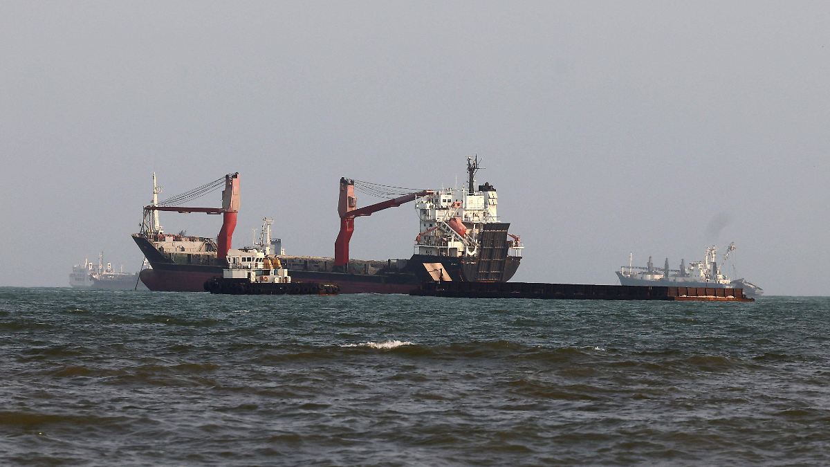 CORREDOR SECRETO DE PETRÓLEO BAJO EL MAR