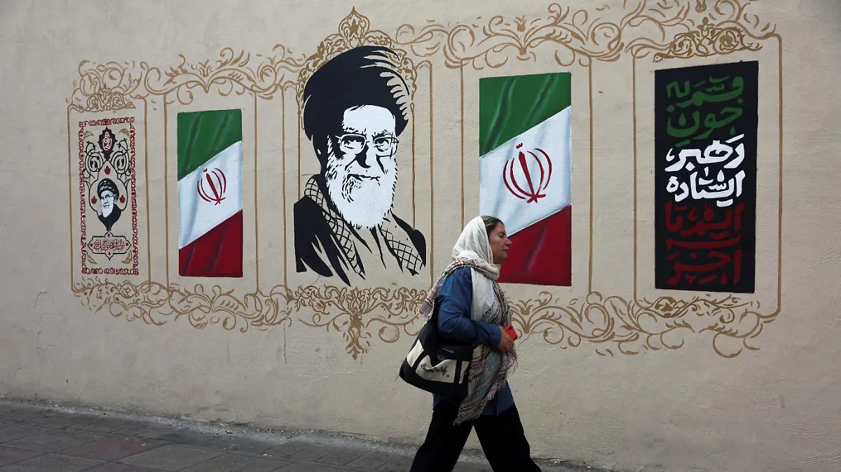 2026-08-13T160902Z_2029438051_RC2PXMA85NSJ_RTRMADP_3_IRAN-CRISIS-TRUMP-AIRPLANES