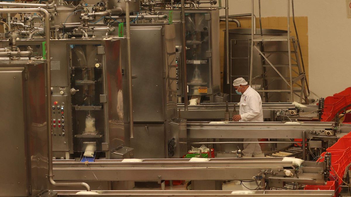 ECONOMÍA SE ESTANCA: CRECIMIENTO MÍNIMO EN JULIO