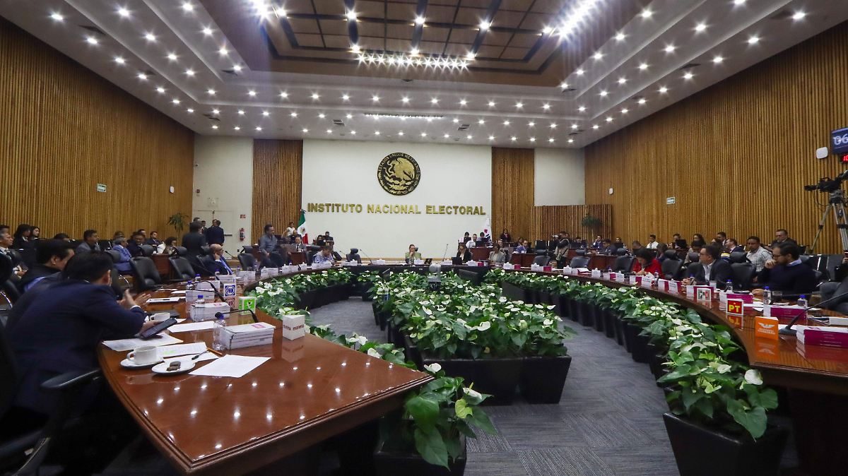 SEGOBLANCA EXIGE AUSTERIDAD AL INE Y PODER JUDICIAL