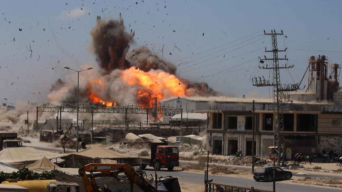 ISRAEL LANZA ADVERTENCIA A HAMAS POR COMETAS DESDE GAZA