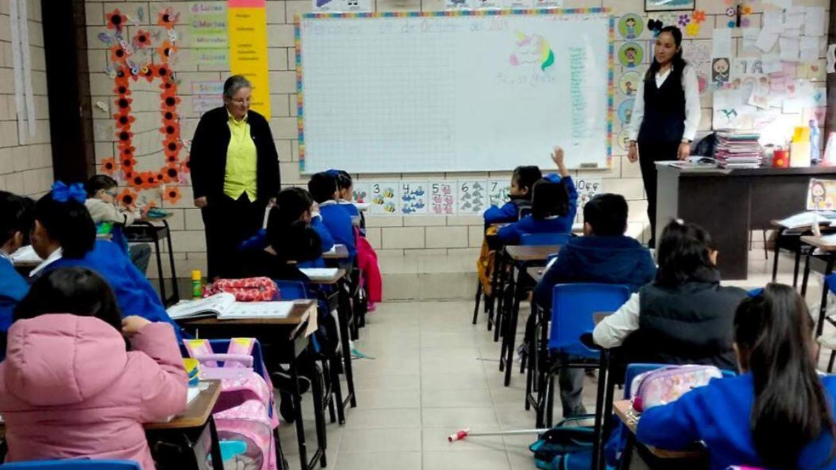 BANCOS EXIGEN CUOTAS A ESCUELAS; PADRES PAGARÍAN EL EXTRA