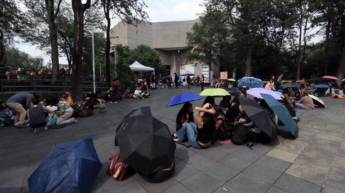 DAVIS DESATA CAOS EN LA UNAM