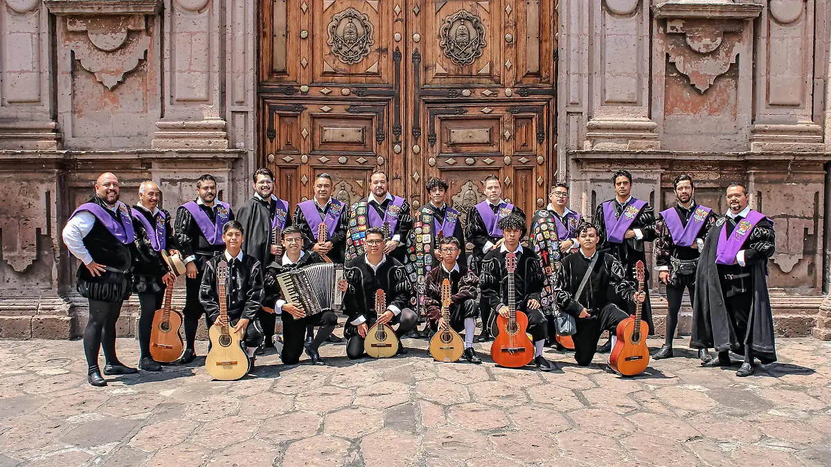 Tuna del Distrito Universitario de Michoacán