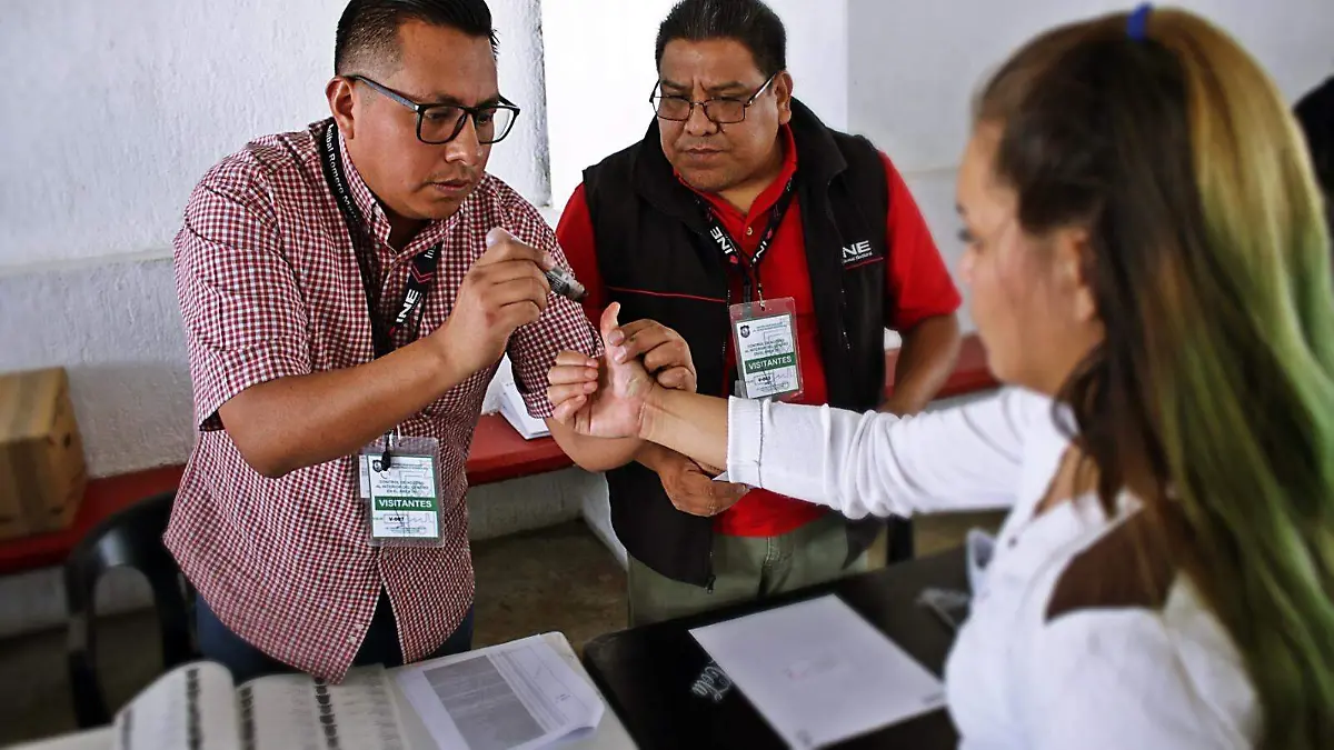 Votación anticipada en penales de Michoacán (1)